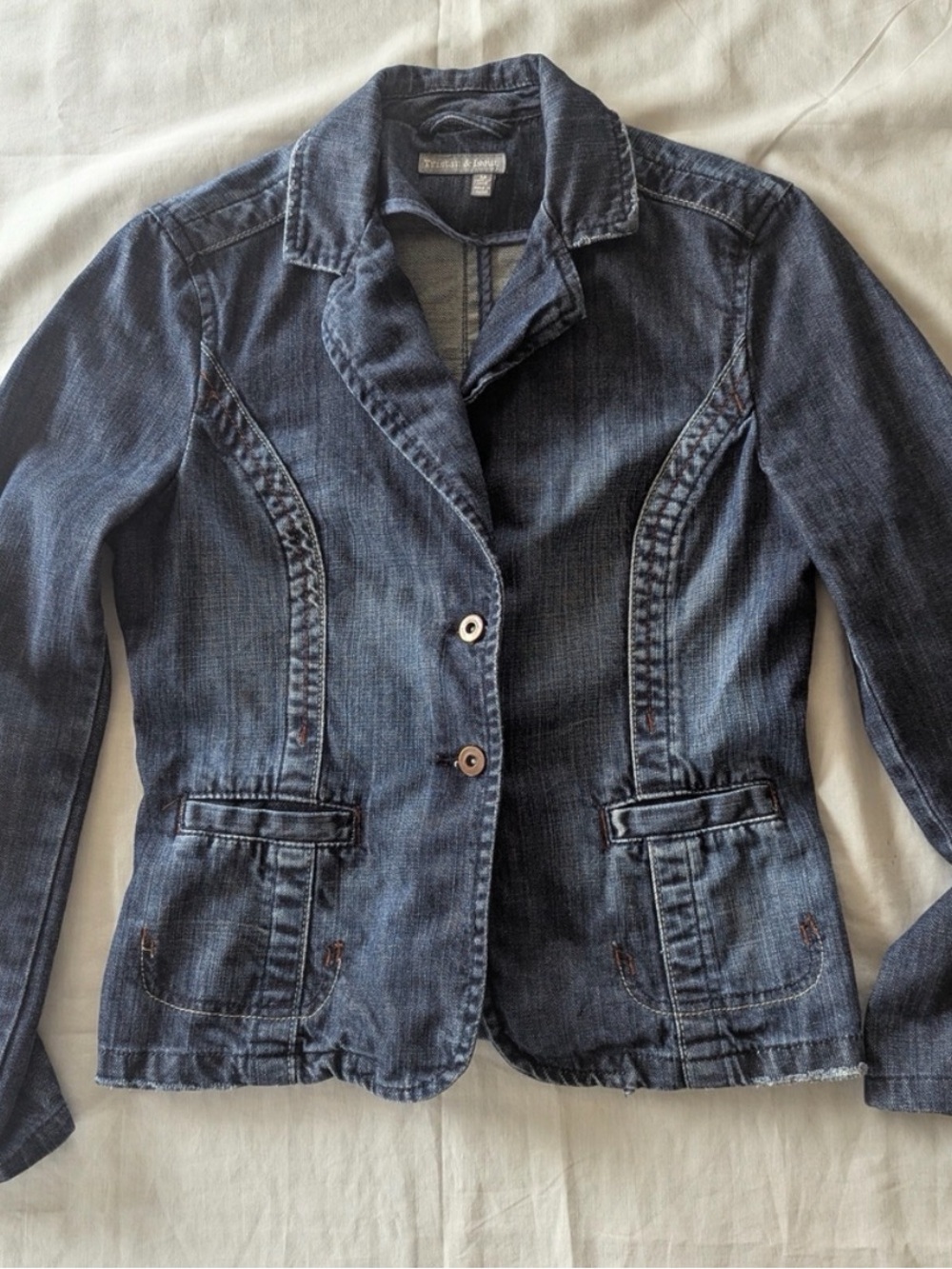 Blue Jean Jacket with Structured Shoulders and Tailored Fit